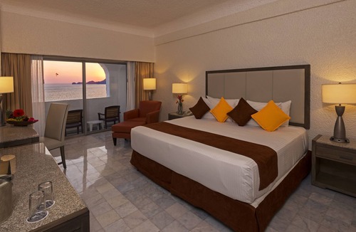 Peninsulas de Santiago Resort | Tesoro Manzanillo All Inclusive