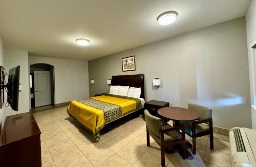 Edinburg Hotel | Texas Inn and Suites City Center at University Dr.