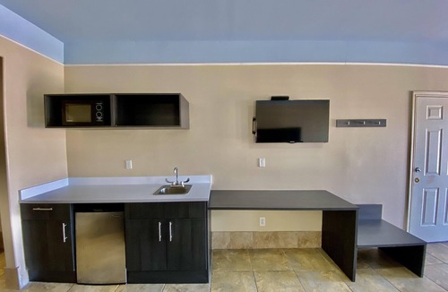 McAllen Hotel | Texas Inn and Suites McAllen at La Plaza Mall and Airport