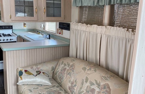 Harlingen House | The Acorn Ridge, with Pool Access!