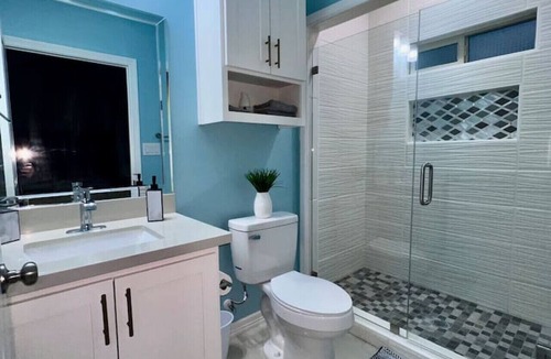 Edinburg Apartment | The Ambassador Suite 2Bed 2Bath