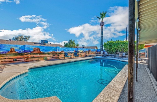 Desert Foothills Estates House | The Art House