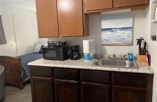 Port Mansfield Apartment | The Bay House. Newly Renovated Studio Apartment, One Bath. Private Fishing Pier.