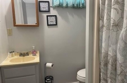 Port Mansfield Apartment | The Bay House. Newly Renovated Studio Apartment, One Bath. Private Fishing Pier.