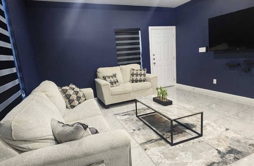 San Juan Apartment | The blue apartment near expressway