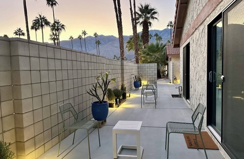 Araby House | The Compadre: 70s vibes 3BD with POOL and SPA, TENNIS & PICKLEBALL