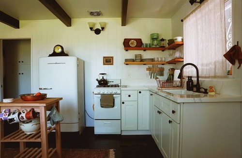 Crestline Cabin | The Crescent Moon Cabin with Lakeviews & Wood burning Fireplace