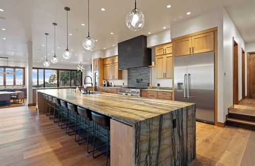 Woods Bay House | The Driftwood Lakefront Estate