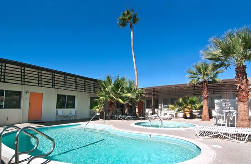 Desert Hot Springs Hotel | The Getaway 5BR #7: Pool, Mountain View, Kids/Pets welcome