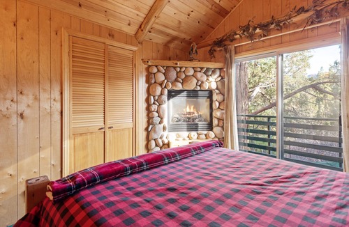 Fox Farm Cabin | The Hideaway - Enchanting custom log-style home nestled high in the pines! Great room features!
