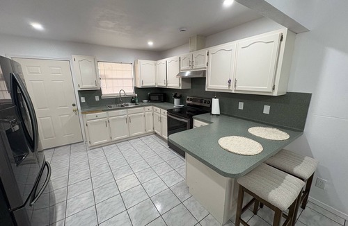 Brownsville House | THE HOME OF THE EXPLORERS ,close to SpaceX,Rio grande LNG ,Port Isabel,airport