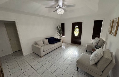 Brownsville House | THE HOME OF THE EXPLORERS ,close to SpaceX,Rio grande LNG ,Port Isabel,airport