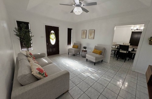 Brownsville House | THE HOME OF THE EXPLORERS ,close to SpaceX,Rio grande LNG ,Port Isabel,airport