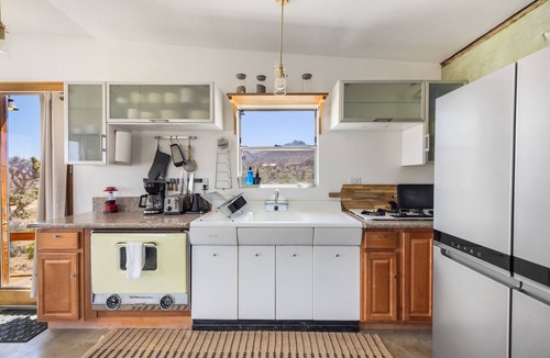 Joshua Tree Highlands House | The Jensen- Peaceful home with the most INCREDIBLE views