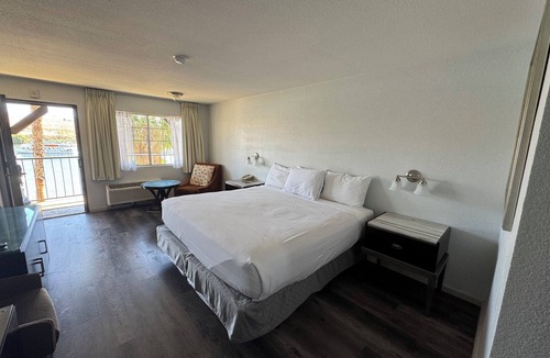 Laughlin Hotel | The New Pioneer