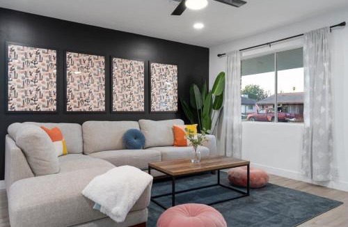 Camelback East House | The No Bad Days Villa - Family Retreat -Central