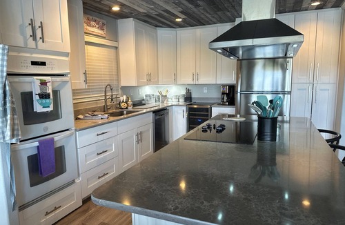 Bluewater House | The Parker River House-A Beautiful, secluded location on the River!