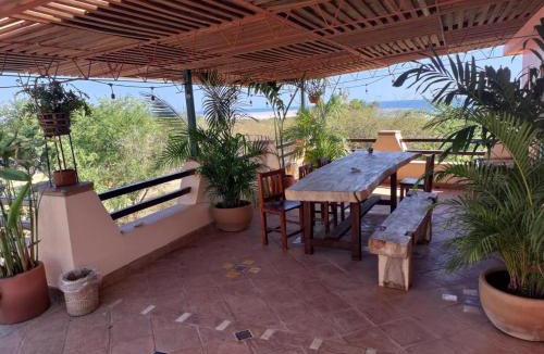 Barra de Colotepec Villa | The Pineapple Mansion