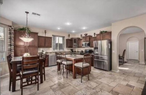 Foothills Reserve House | The Reserve Large Home and Pool