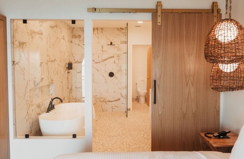 Spring Park Hotel | The Shoreline Hotel