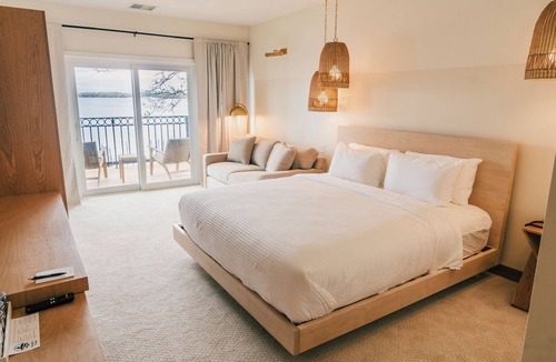 Spring Park Hotel | The Shoreline Hotel