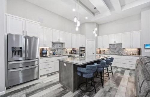 Edinburg House | The Smart Home, Pool paradise, 5min to UTRGV, 4BR 3BA