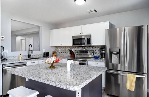 West Point Towne Center House | The Sunflower House Pet Friendly