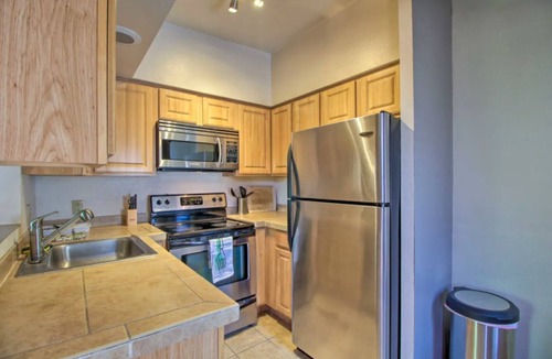 Hedrick Acres Condo | The Tucson Sunny Spot: pools, tennis, jacuzzis, WiFi, AC, Dishwasher