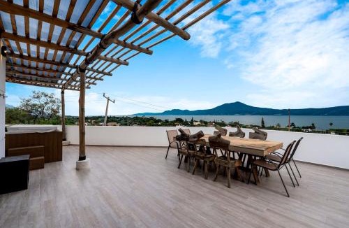 Jocotepec Villa | The White House has everything