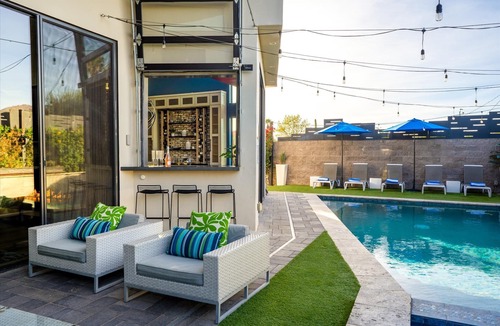 Southwest Village House | This house is a 4 bedroom(s), 4 bathrooms, located in Scottsdale, AZ.