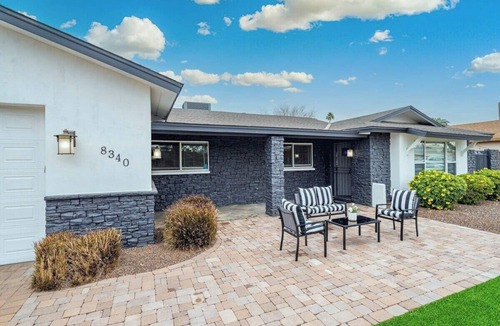 Scottsdale Country Acres House | This house is a 5 bedroom(s), 4 bathrooms, located in Scottsdale, AZ.