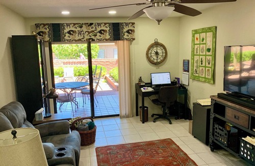 Green Valley Country Club Estates House | This Southwestern Retreat has room for your family and friends to gather!