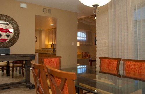 Arcadia Villa | Three Bedroom Villa with Terrace (Barcelona)