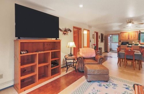 Trout Creek House | Timber Ridge Retreat-4 bedroom,2 bathroom home close to town