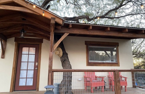 Superior Apartment | Tiny House (aka:treehouse) w/hot tub, views and walking distance to Main St