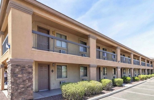Tolleson Apartment | Tolleson Retreat | Self Check-in | I-10