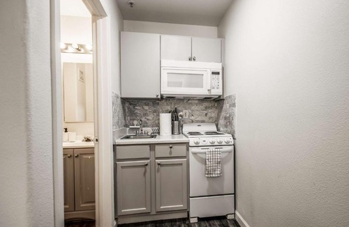 Tolleson Apartment | Tolleson Studio Stylish Retreat for 2 Guests