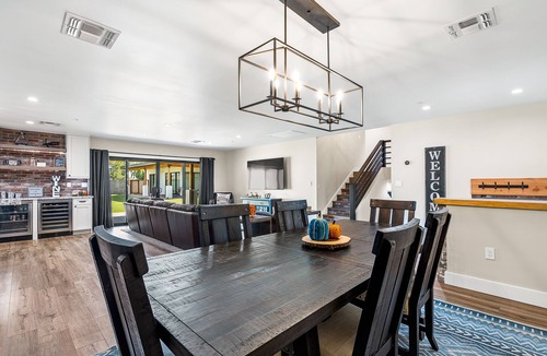 South Scottsdale House | TONS OF SPACE, HEATED POOL, PETS WELCOME, HOME GYM, CLOSE TO EVERYTHING!