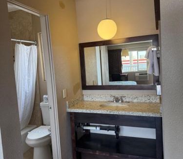 Yuma Hotel | Torch Lite Lodge