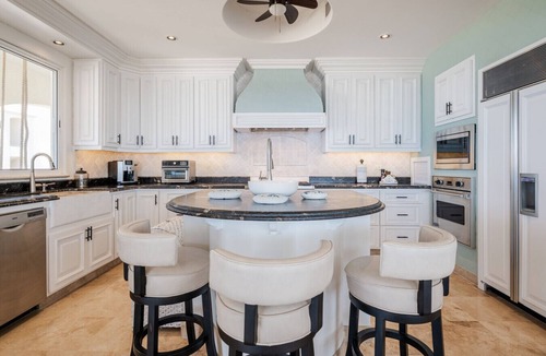 Zona Hotelera Condo | Tortuga Bay 3BR Beachfront Condo in San Jose