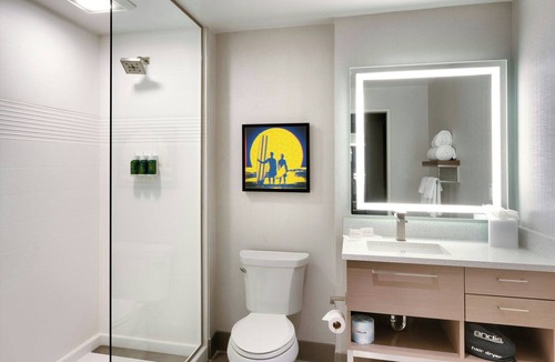Hawthorne Hotel | TownePlace Suites by Marriott Los Angeles LAX/Hawthorne