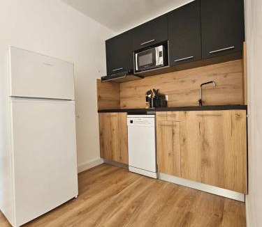 Lecci Apartment | Très bel appartement T3 dans résidence hotellière "Fiori Di Cala Rossa"