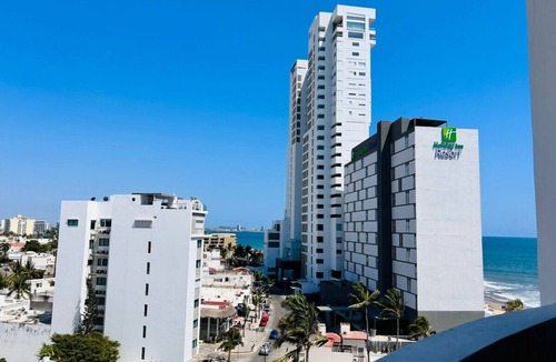 Zona Dorada Apartment | Tramonto 501 | Depa centrico con vista a ciudad