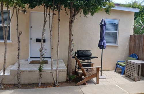 Clarkdale House | Tranquil 1-bedroom house in Culver City. Close to Beaches/UCLA/entertainments.