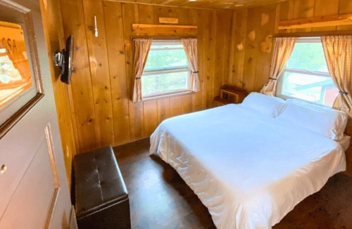 Big Bear Lake Cabin | Tranquil 8-Bedroom Lodge in Big Bear Lake