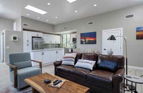 Sunrise Mountain View Estates House | Tranquil and Luxurious Guesthouse near hikes and trails in Tucson with Hot tub