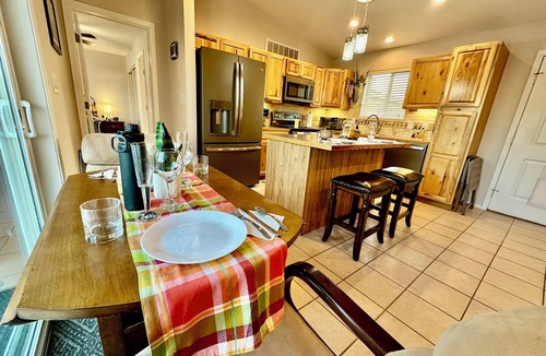 Foothills House | Tranquil Foothills Retreat