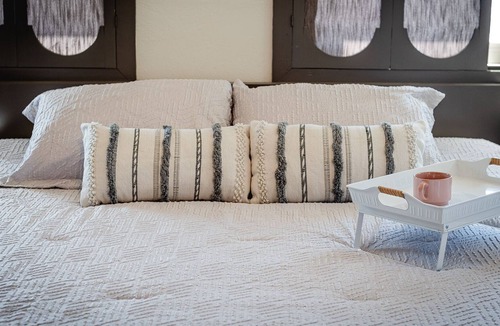 Yuma Apartment | Tranquil Oasis centrally located and close to the Hospital, parks, and food.