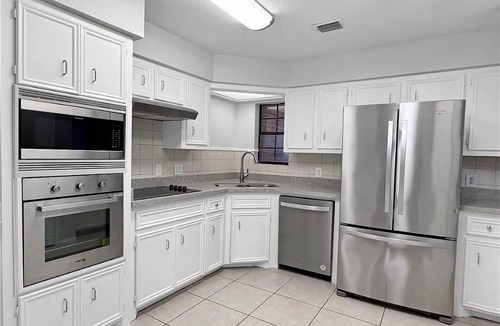 McAllen House | Tranquil Travel Nurse Base, 3BR 4BA, Pet Friendly, No- Chores