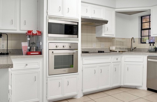 McAllen House | Tranquil Travel Nurse Base, 3BR 4BA, Pet Friendly, No- Chores